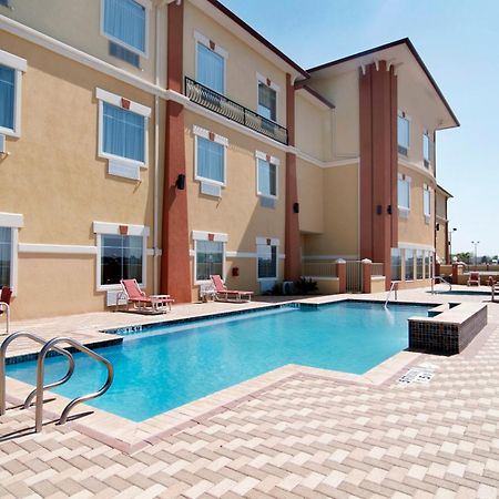 Super 8 By Wyndham Hidalgo At La Plaza Mall & Mcallen Airport Exterior foto