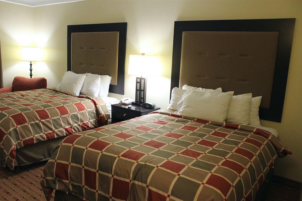 Super 8 By Wyndham Hidalgo At La Plaza Mall & Mcallen Airport Exterior foto